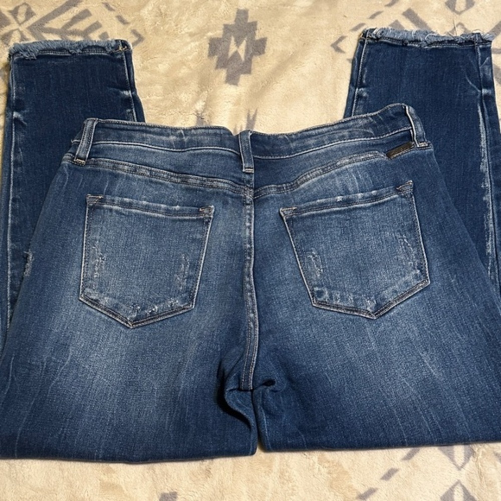 A122. KanCan Women's Distressed slim straight Jeans in Dark Blue
